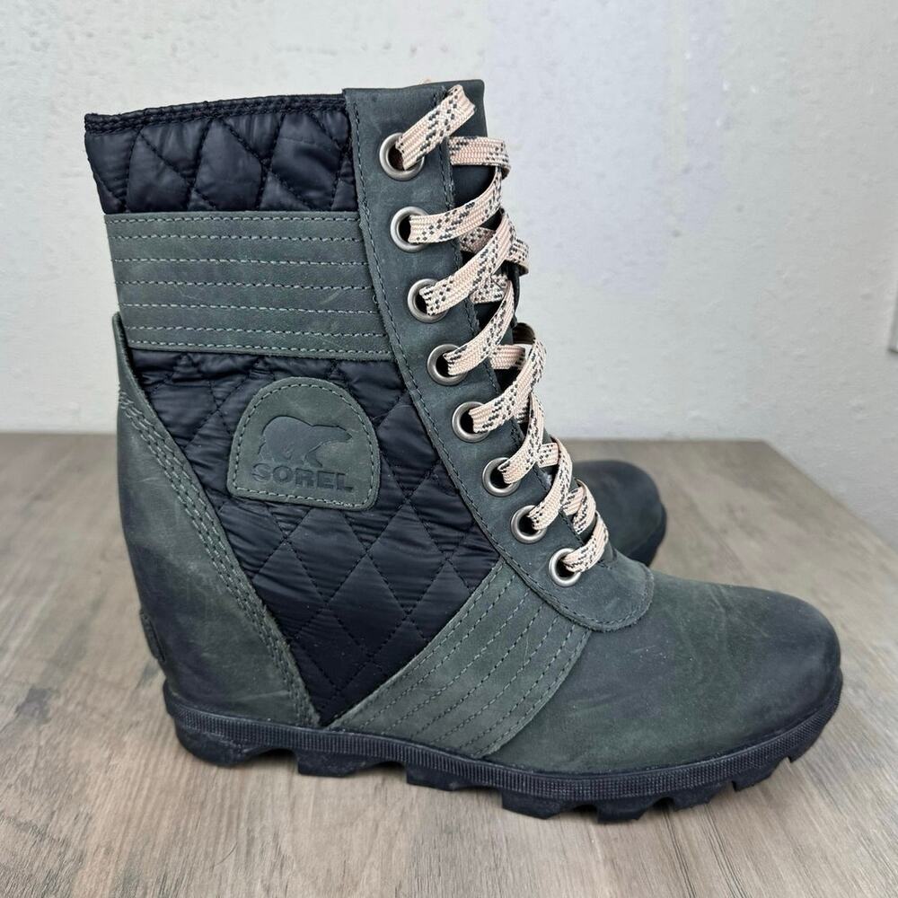 Sorel Women's Lexie Wedge boots women's size 7 1/2
